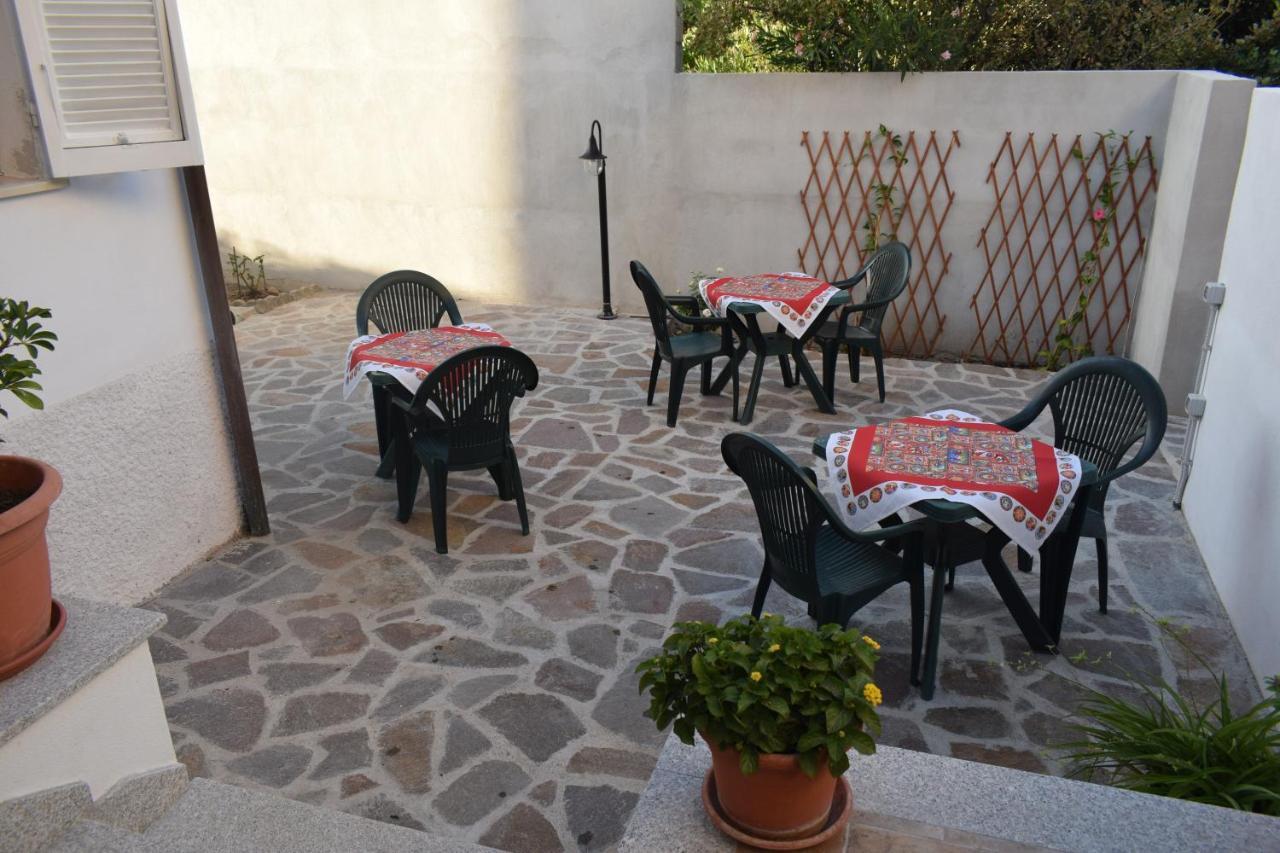 Oschiri A Casa Di Zia Bed & Breakfast エクステリア 写真